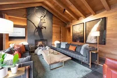 Image de Vail Village Nordic Escape 4 Bed + Den Sleeps 12, Walk to Ski