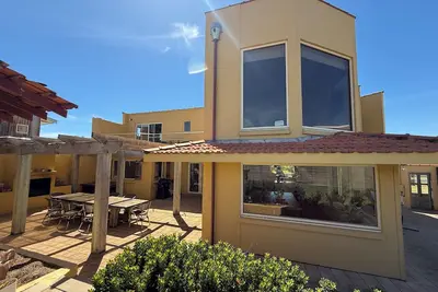 Image de Step out onto the Golf Couse or 2 mins walk to the beach and pubs, pet friendly