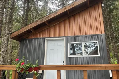 Image de Ellsworth Glacier View Cabin #3 Remote Ocean Front Cabin
