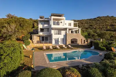 Image de 5 bedroom Sea View Villa Wild Pear with big private pool close to sandy beach