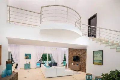 Image de The Crown Oasis Luxury Escape Tout compris