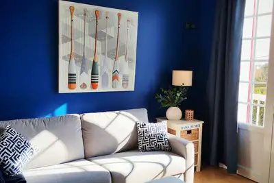 Image de A 2 pas des belles plages Beau F2 climatisé, balcon, piscine chauffée, parking.