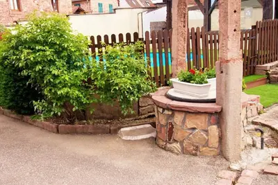 Image de Gîte Confortable pour 4 Pers. avec Piscine et Terrasse