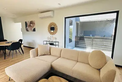 Image de 2-bedroom 2 bathroom apartment in awesome Oranjestad with Ac/Pool