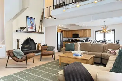 Image de DeerLeapLodge- hot tub, foosball, near golf course