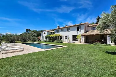 Image de Mas de charme, pays aixois, calme et piscine