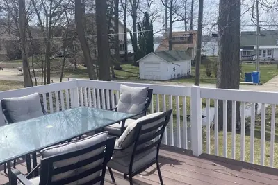 Image de Lake Views from Great Deck, newly remodeled, Family members of all ages