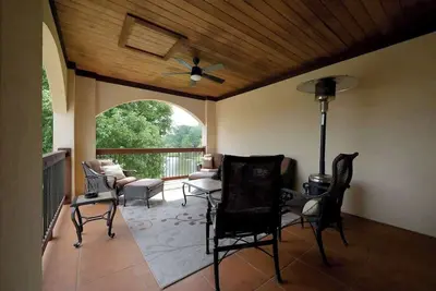 Image de Lakeside Veranda Villa - 2Bed/2Bath in Cuscowilla