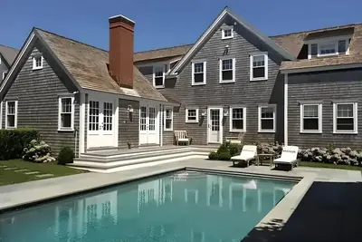 Image de Cliff Road Estate with Pool & Cottage