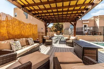 Image de Heated Pool & Hot Tub | Sleeps 11 | Pool Table