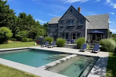 Image de Recently renovated 4br home with Pool + Hot Tub!