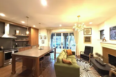 Image de Lux New Hyde Park Apt by U Chicago, Museum of Science & Industry w/Peloton