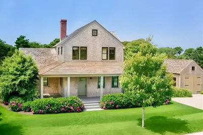 Image de Stunning 4 Bedroom, 4 Bath Home with Heated Pool!