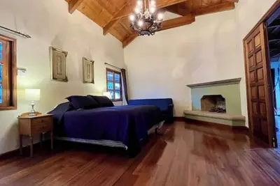 Image de Spacious oasis with pool and garden, minutes from Antigua.