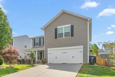 Image de 327 Beautiful Residence in Mebane Nc.