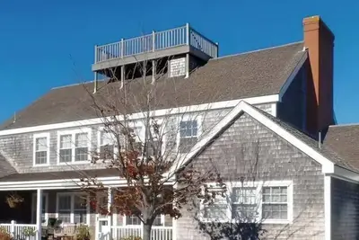 Image de Spacious Nantucket upside down vacation home in Brant Point