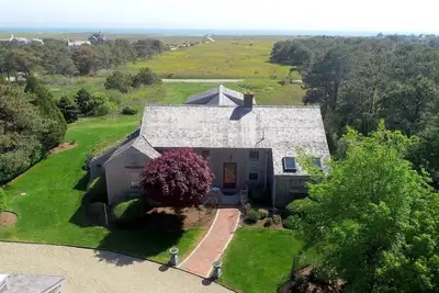 Image de Home in Hummock Pond Estates near Cisco Beach