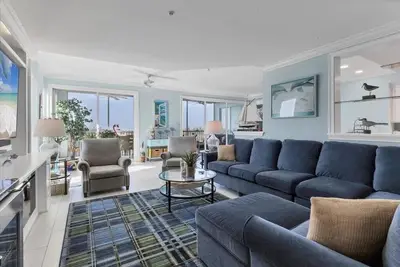 Image de Experience luxury at Boca Vista Harbor - 501a, a stunning 3-bedroom penthouse in Placida.