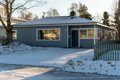 Image de Charming 2-bedroom apartment near Downtown Anchorage. Walk to Shops and Dinning!