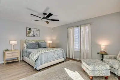 Image de 2 mi. to the Masters. Remodeled 3br, 2ba 1, 900 sq. st. condo. Great Location!