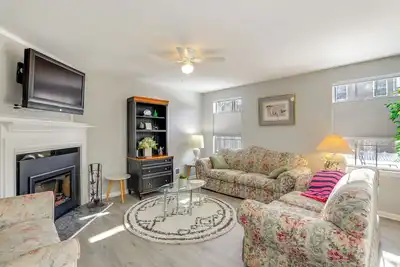 Image de Steps to River! Unit w/ Fenced Yard in Roebling