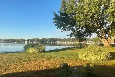 Image de Waterfront home in quiet bay on Oneida Lake, Brewerton Ny