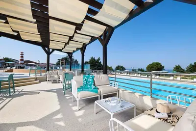 Image de Caravane en bord de mer avec Wi-Fi à Umag