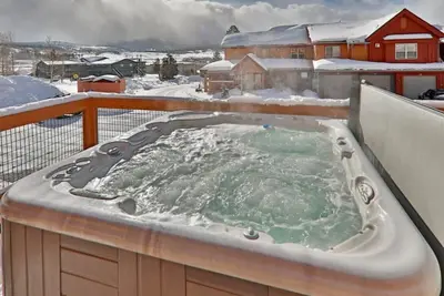 Image de Mountain Town Home - Hot Tub, Bikes & Views!