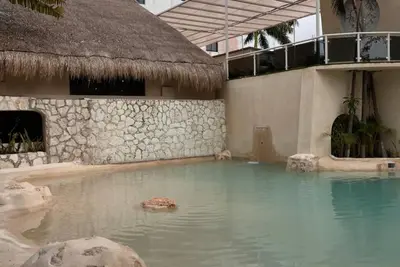 Image de Comfortable Two-Spacious Unit Perfect for Friends w// Easy Access to Nightlife