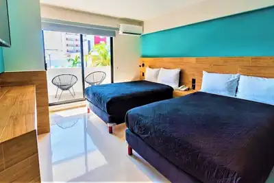 Image de Stylish Deluxe Room Seaside Retreat w/ Pool Access & Steps from the Beach