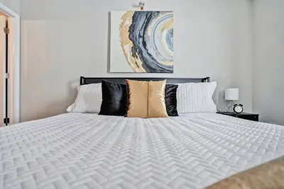 Image de Modern 2br Townhome w/ Ensuite Baths | Near Ft Campbell & Downtown