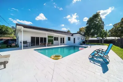 Image de Pool Villa 3 Heated Pool 5 Bedroom 3 Bathroom near aventura mall