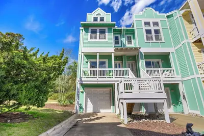 Image de Sea Turtle Escape | Pool & Tennis Coastal Getaway