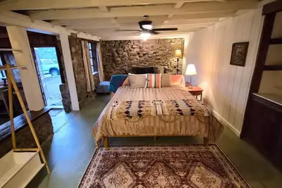 Image de Charming and Cozy Stone Groundfloor Studio with Kitchen