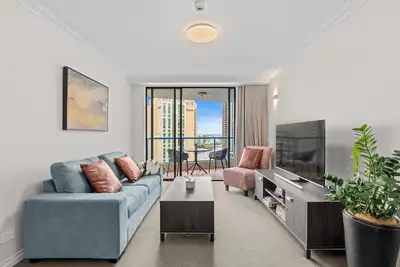 Image de Cbd River Views | Pool, Sauna, Parking + Sleeps 4