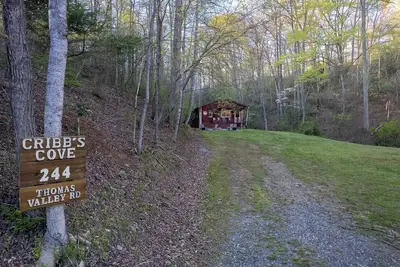 Image de Cozy Mountain Cottage in The Smokies