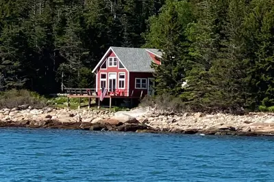 Image de House at the Point: Off-Grid Oceanfront Cabin