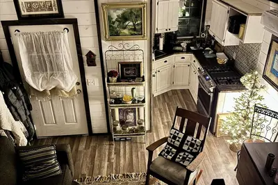 Image de Cozy Forest Cabin - Relax. Recharge. Repeat. Closer than Broken Bow is to Dallas