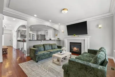 Image de Luxe Brewers Hill Escape • Near Downtown