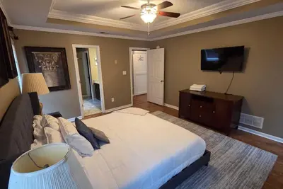 Spacious & Comfortable 4-Bedroom/2ba Home in Hernando