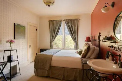 Image de Western Charm Awaits | Cozy Room near Yellowstone w/ Complimentary Breakfast