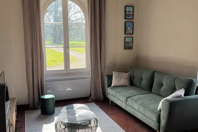 Image de Cottage charmant dans le parc de 8ha d'un château bourguignon