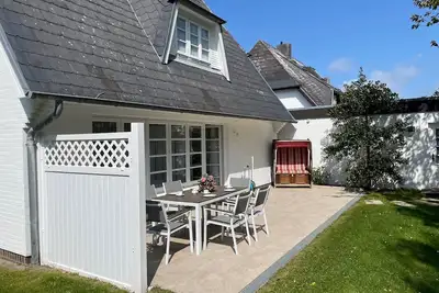 Image de Haus Neumann - Detached vacation home with large garden in Westerland