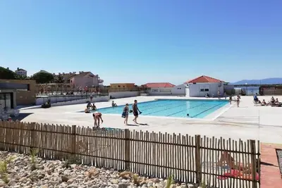 Image de Appartement T2 Familial avec Terrasse et Parking au Lac Marin