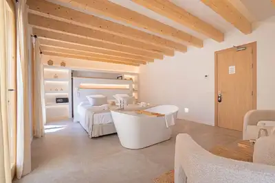 Image de Chambre '201 - Junior Suite avec Balcon', Vue Mer, Wi-Fi et Climatisation