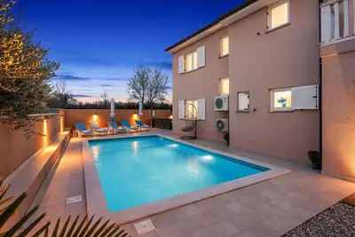 Image de Villa Vesna for 6 persons near Pula with 32 m2 private pool, kids playground & free bikes