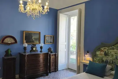 Image de Casa Andredy (B) located in Meta (Sorrento Coast) in historic 700c building