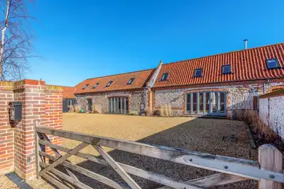 Image de 3 Marshland Barns - sleeps 8 guests  in 4 bedrooms