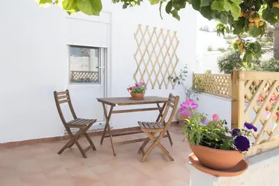 Image de Naoussa Apricot Garden, 5' to Center, 5' to Beach