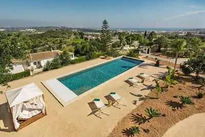 Image de Luxury Apt with Panoramic Views, Pool, Playground